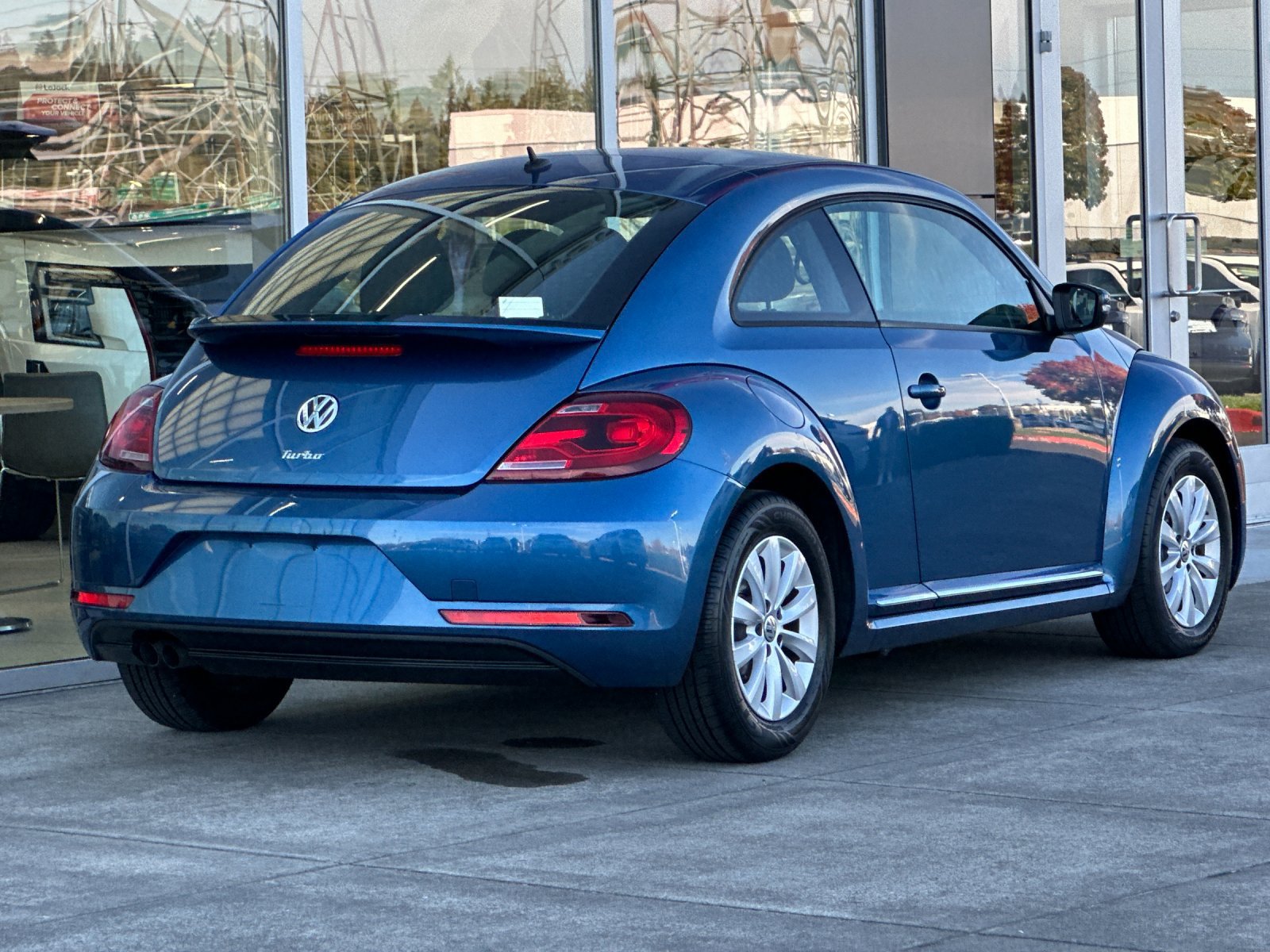 Used 2019 Volkswagen Beetle 2.0T S FWD image 4