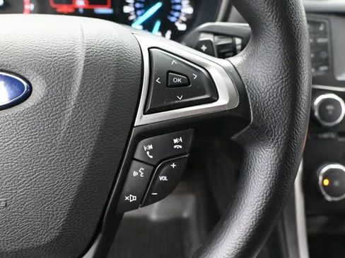 Used 2017 Ford Fusion SE image 26