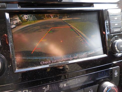 Used 2020 Nissan Rogue Sport SV image 10