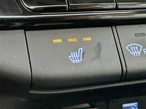 Used 2022 Hyundai Elantra Limited image 13