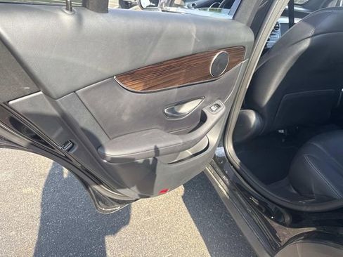 Used 2020 Mercedes-Benz GLC 300 4MATIC image 21