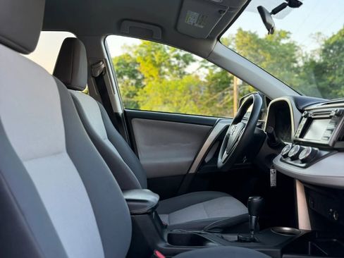 Used 2014 Toyota RAV4 LE AWD/4WD image 28