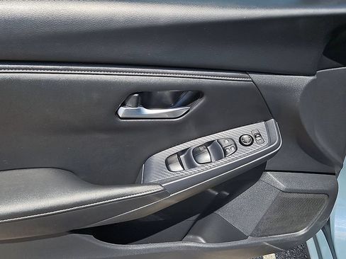 Used 2024 Nissan Sentra SV FWD image 20