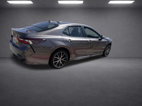 Used 2024 Toyota Camry SE FWD image 18