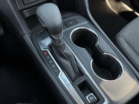 Used 2024 Chevrolet Equinox LT image 21