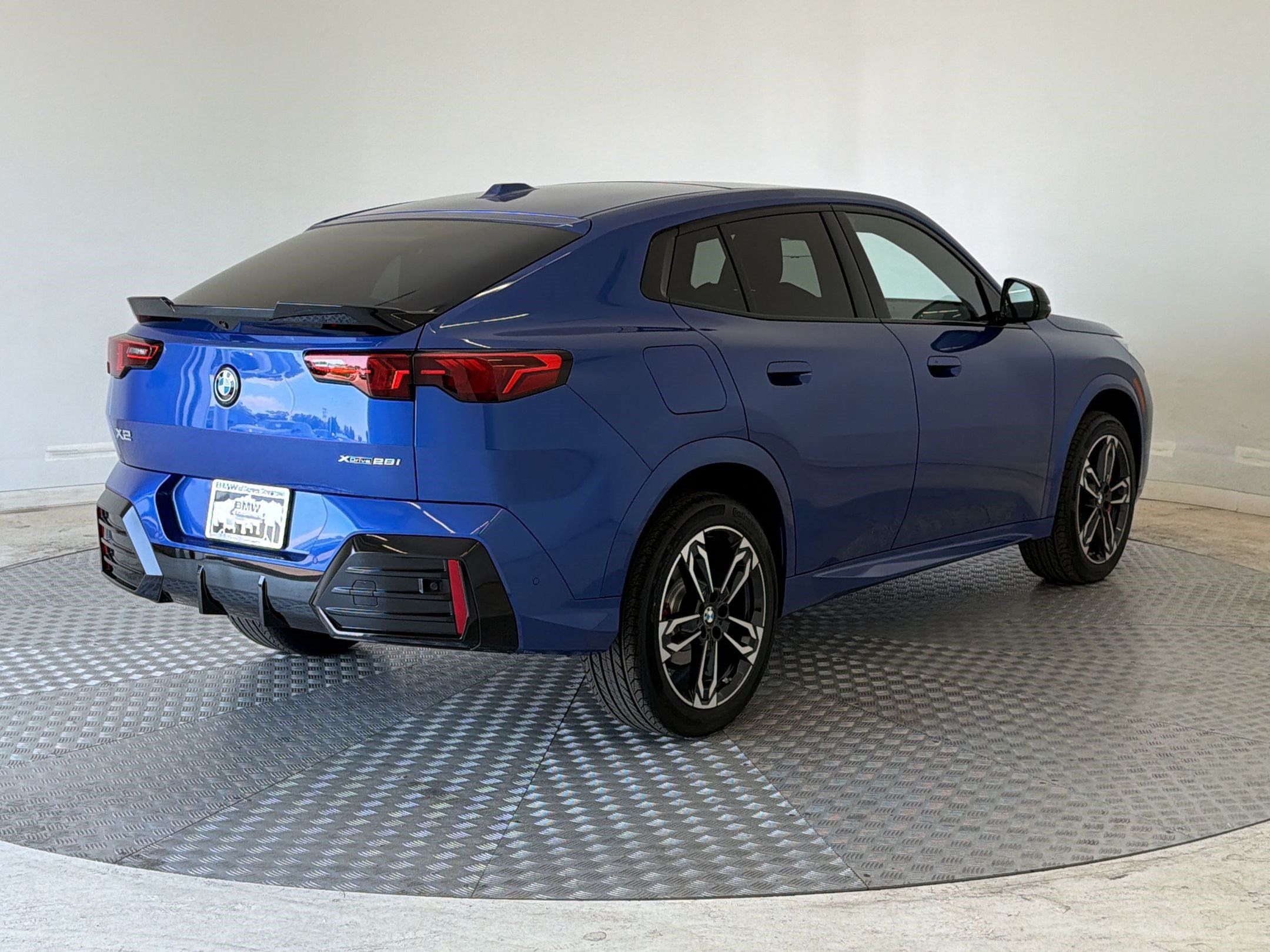 New 2026 BMW X2 xDrive28i w/ Technology Package AWD/4WD image 9