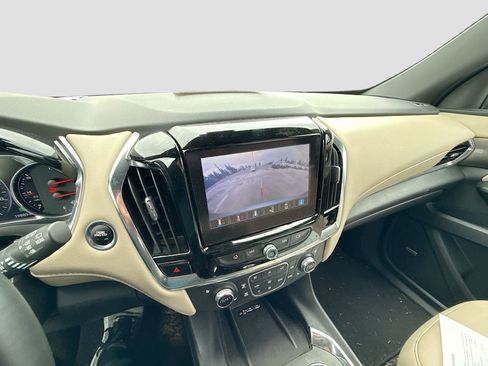 Used 2023 Chevrolet Traverse Premier image 15