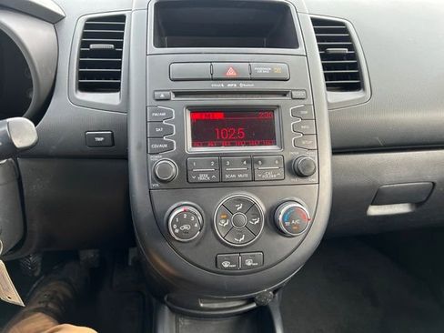Used 2013 Kia Soul image 19