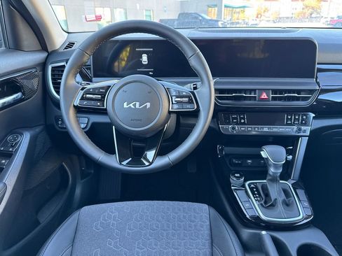 New 2025 Kia Seltos S image 23