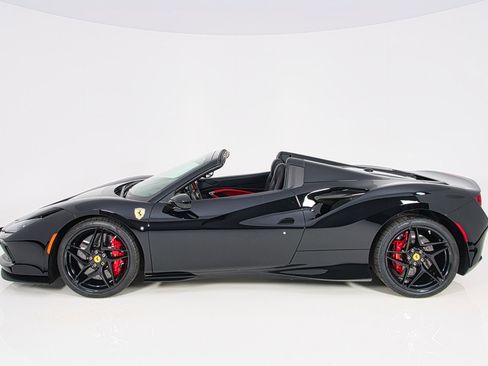 Certified 2021 Ferrari F8 Tributo RWD image 8