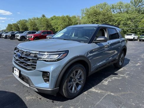 New 2026 Ford Explorer Active w/ Active Comfort Package AWD/4WD image 1