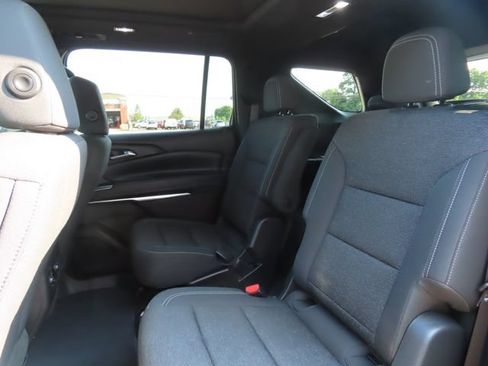 Used 2025 Chevrolet Traverse LT w/ Sun and Wheel Package AWD/4WD image 23