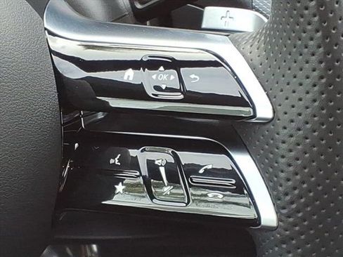 Used 2025 Mercedes-Benz C 300 4MATIC Sedan image 11