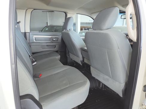 Used 2017 RAM 1500 Classic SLT w/ SLT Plus D←cor Group AWD/4WD image 26