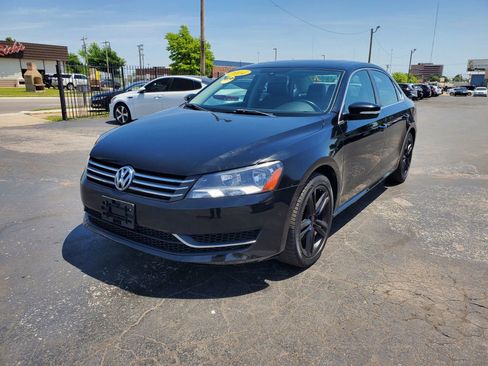 Used 2014 Volkswagen Passat 1.8T SE image 1