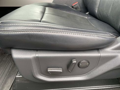 Used 2022 Ford F250 Lariat w/ Lariat Value Package image 26