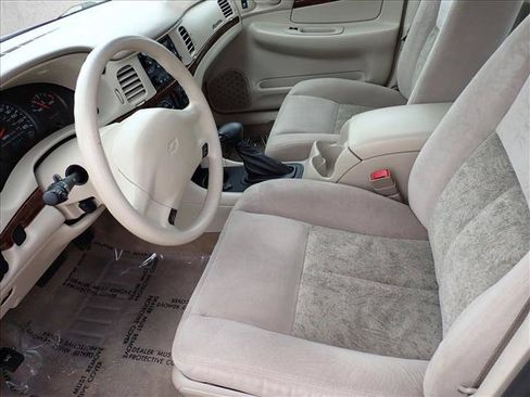 Used 2005 Chevrolet Impala w/ Preferred Equipment Group FWD image 9