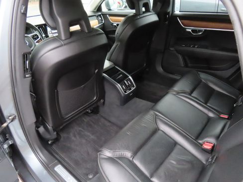 Used 2018 Volvo S90 T6 Inscription w/ Convenience Package image 23