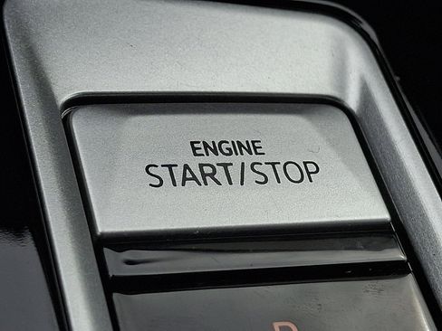 Used 2024 Volkswagen Atlas Peak Edition SE image 26