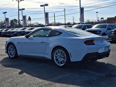 Used 2025 Ford Mustang GT Premium image 4