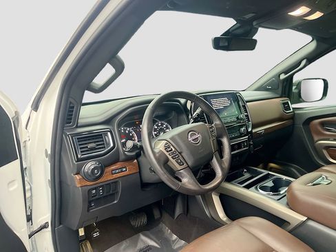 Used 2024 Nissan Titan Platinum Reserve image 9