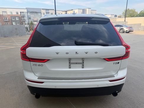Used 2018 Volvo XC60 T5 Momentum w/ Convenience Package AWD/4WD image 4