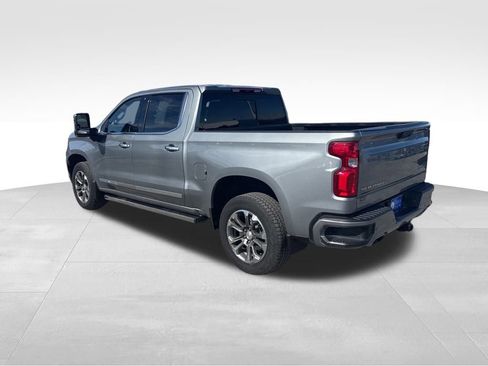 Used 2025 Chevrolet Silverado 1500 High Country image 4