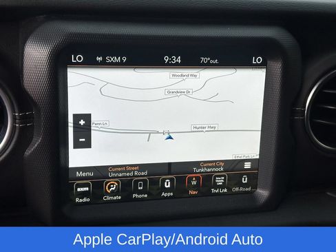 Used 2018 Jeep Wrangler Unlimited Sahara AWD/4WD image 11