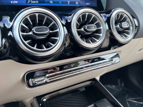 Used 2025 Mercedes-Benz GLA 250 image 44