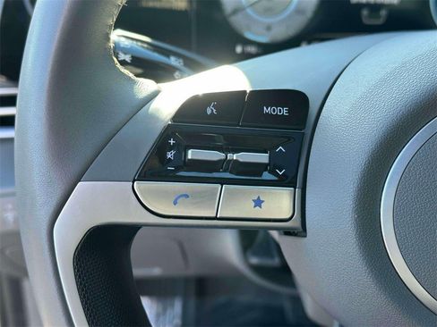 Used 2025 Hyundai Elantra SEL image 20