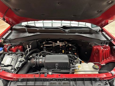 Used 2022 Ford Explorer XLT w/ Equipment Group 202A image 28