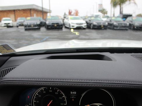 Used 2018 BMW 740i image 32