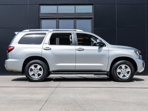 Used 2020 Toyota Sequoia SR5 image 10