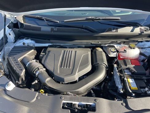 Used 2025 GMC Acadia Elevation image 35