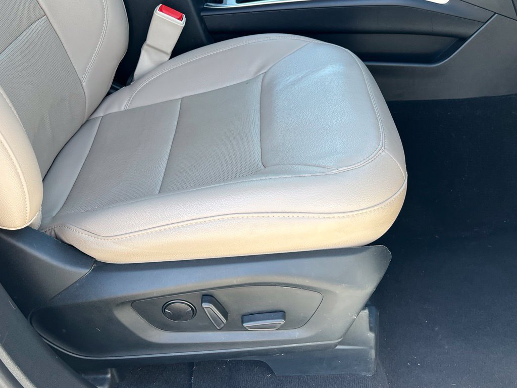 Used 2023 Ford Explorer Limited AWD/4WD image 16