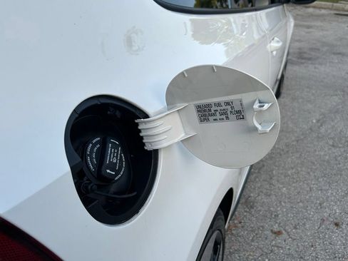 Used 2012 Volkswagen Golf 2-Door FWD image 30