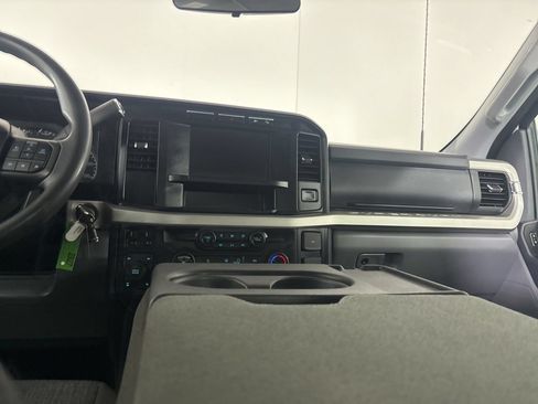 Used 2024 Ford F350 XLT w/ FX4 Off-Road Package AWD/4WD image 21