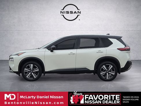 Used 2022 Nissan Rogue Platinum w/ Head-Up Display Package FWD image 3