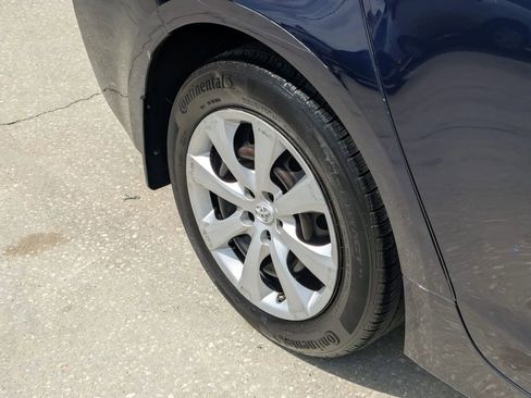 Used 2021 Toyota Corolla LE FWD image 6