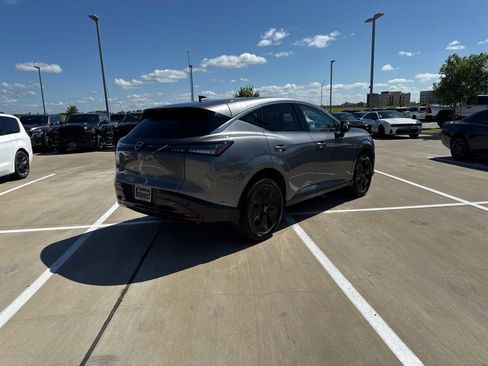 Used 2025 Nissan Murano SV AWD/4WD image 5