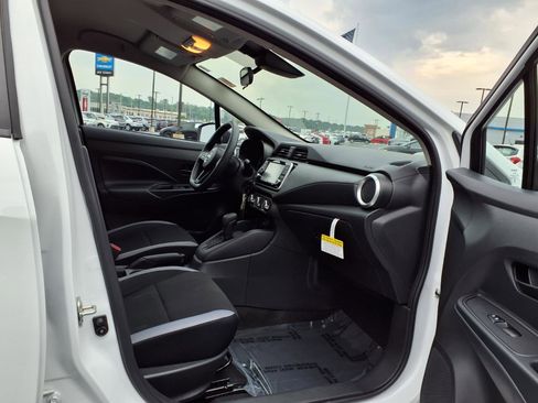Used 2025 Nissan Versa S w/ Trunk Package FWD image 20
