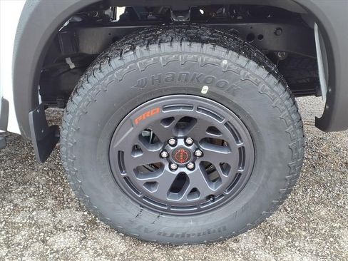 New 2026 Nissan Frontier PRO-4X w/ Pro-4x Convenience Package image 10