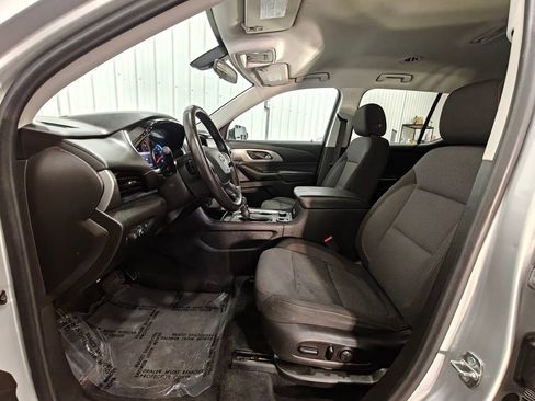 Used 2021 Chevrolet Traverse LT FWD image 25
