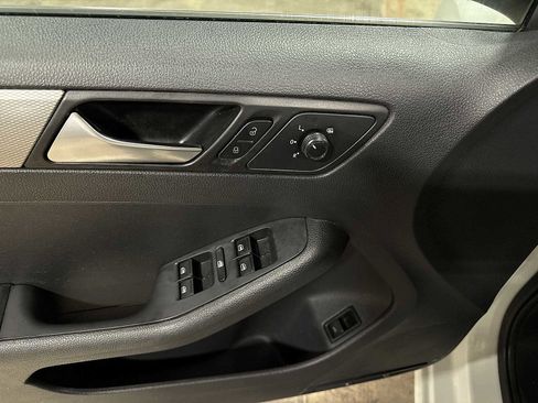 Used 2017 Volkswagen Jetta SE image 22