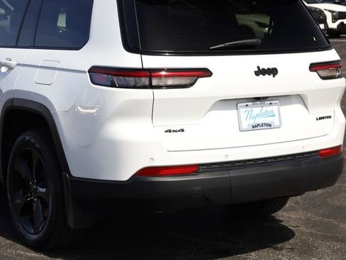 Certified 2025 Jeep Grand Cherokee L Limited w/ Black Appearance Package image 7