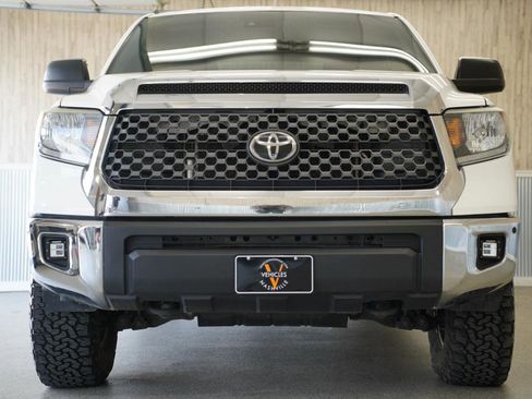 Used 2020 Toyota Tundra SR5 w/ SR5 Convenience Package image 3