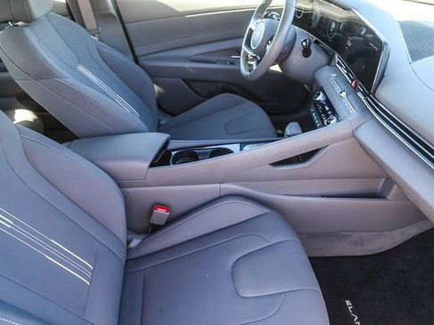 Certified 2025 Hyundai Elantra SEL image 19