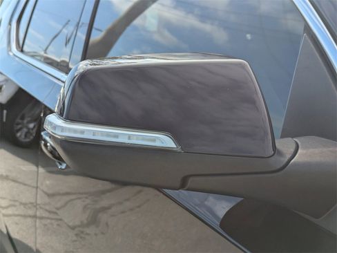 Used 2021 Chevrolet Traverse LT image 10