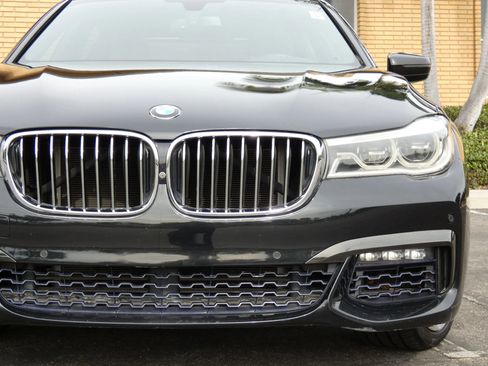 Used 2016 BMW 750i xDrive image 17