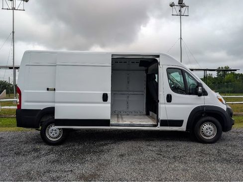Used 2026 RAM ProMaster 2500 w/ Convenience Group FWD image 5